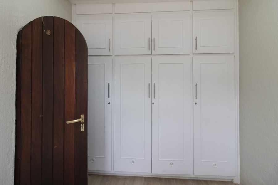 6 Bedroom Property for Sale in West Beach Eastern Cape